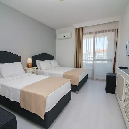 Cesurlar לינה וארוחת בוקר 2*